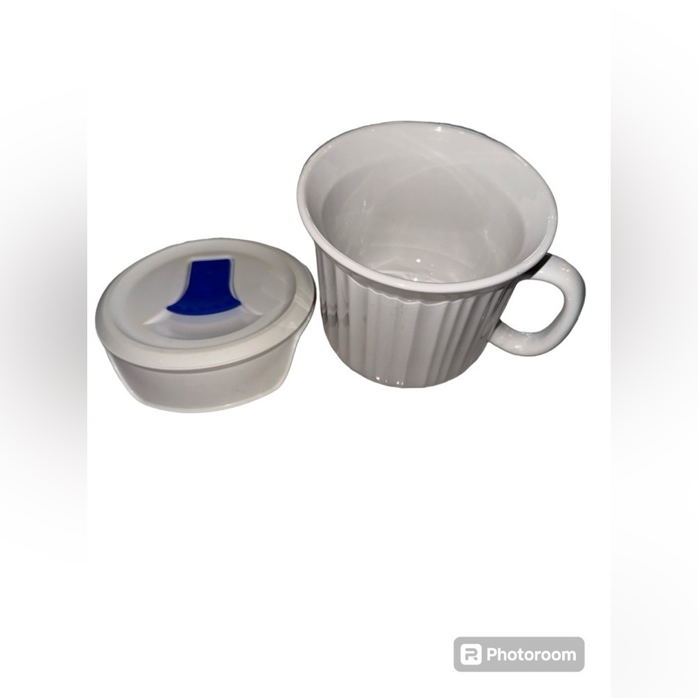 Vintage Corningware Soup Mug with Vented Lid. Discontinued. 20 ounce